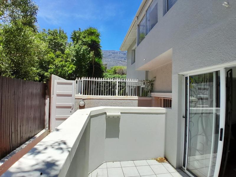 To Let 3 Bedroom Property for Rent in Vredehoek Western Cape